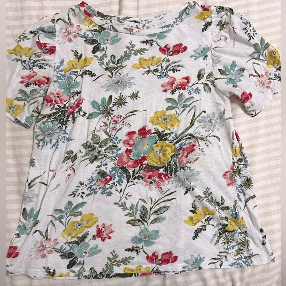Loft floral short puff sleeve shirt